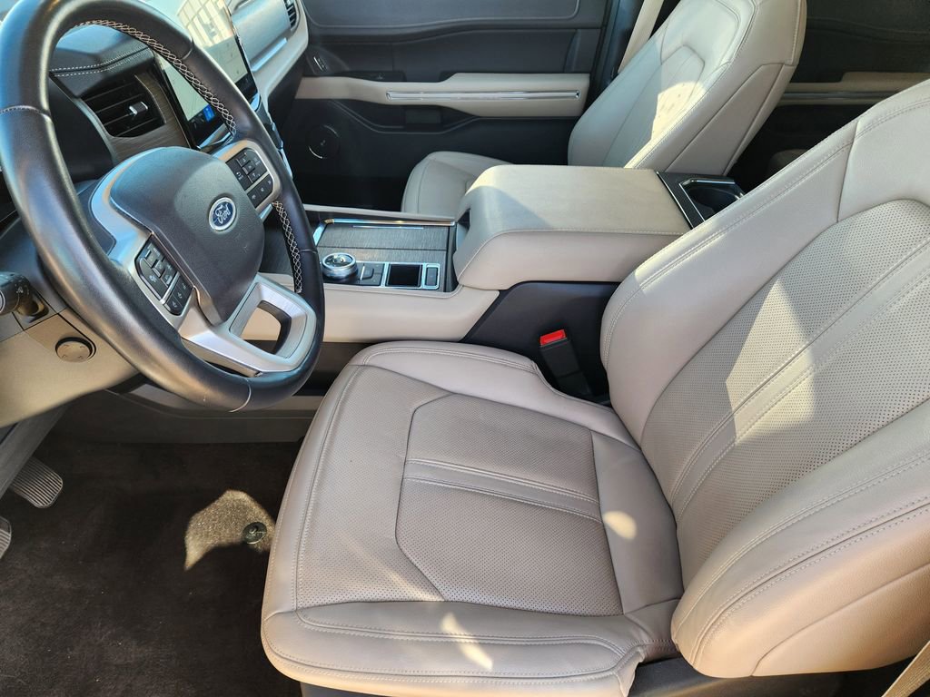Used 2022 Ford Expedition Limited image 12