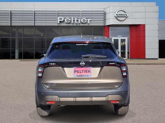 Used 2025 Nissan Kicks SV w/ Illumination Package image 4