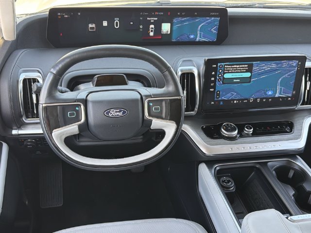 Used 2025 Ford Expedition Max Platinum w/ Driver's Package AWD/4WD image 14