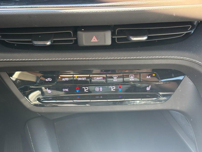 Used 2022 Buick Envision Essence w/ Safety Package image 22