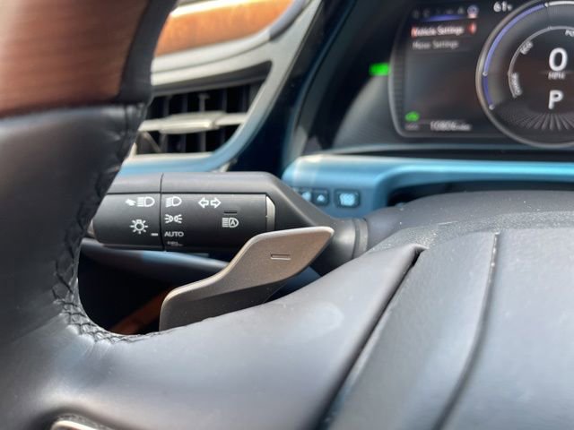 Used 2023 Lexus ES 300h Ultra Luxury w/ Accessory Package (Z1) FWD image 18