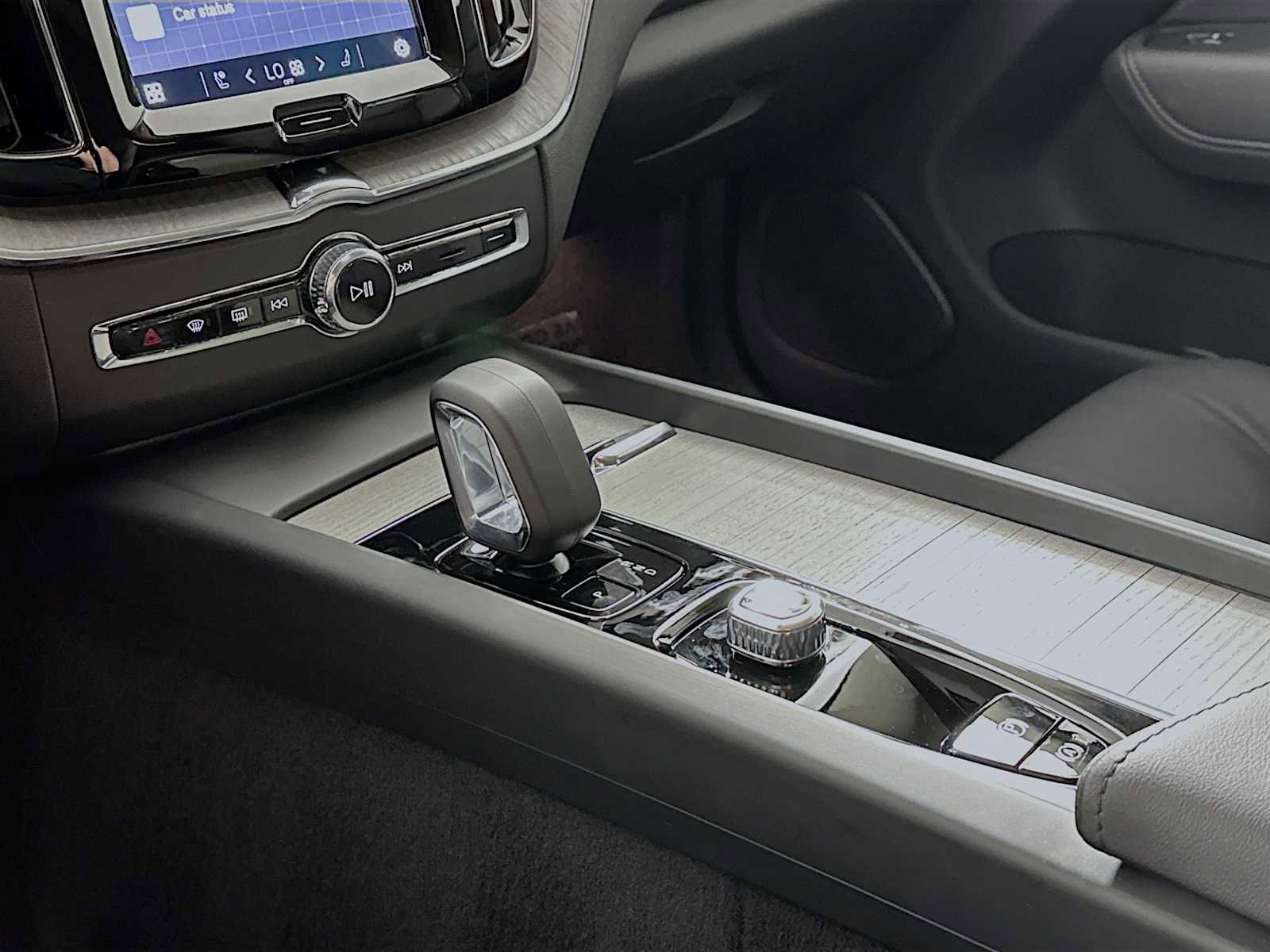 Used 2025 Volvo XC60 T8 Plus w/ Protection Package Premier image 16