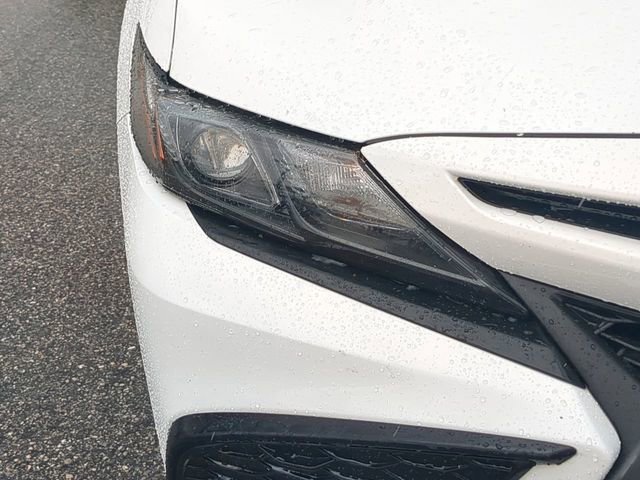 Used 2021 Toyota Camry SE w/ Convenience Package FWD image 10