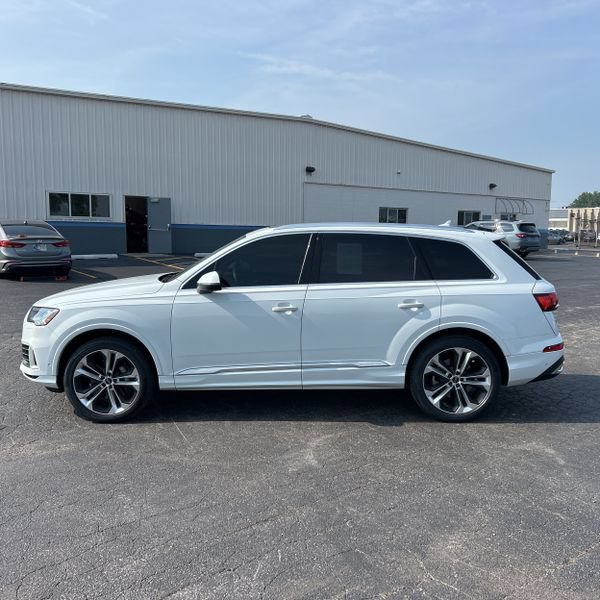 Used 2024 Audi Q7 3.0T Premium Plus AWD/4WD image 2