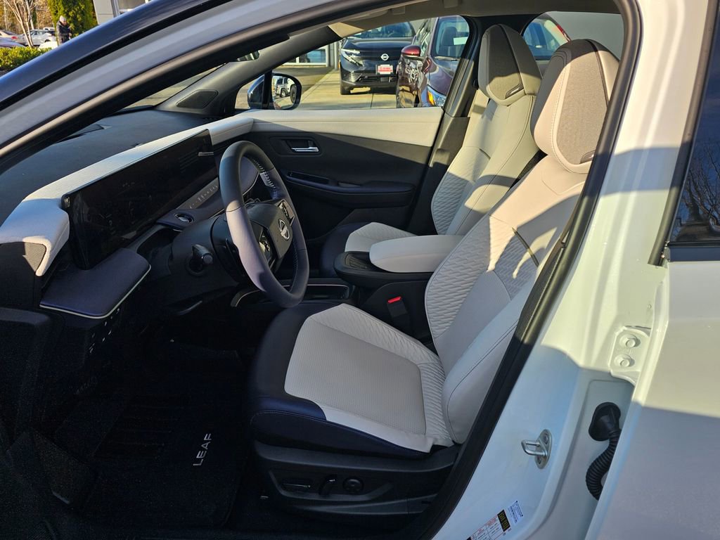 New 2026 Nissan Leaf Platinum+ w/ Cargo Package (Platinum+) image 17