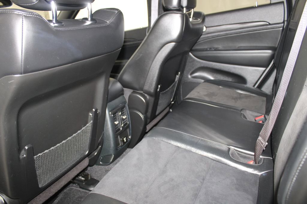 Used 2022 Jeep Grand Cherokee Laredo X image 19