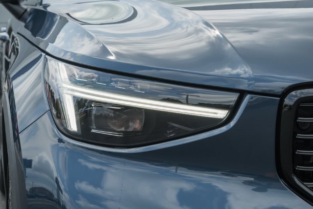 New 2026 Volvo XC40 B5 Ultra w/ Climate Package AWD/4WD image 13