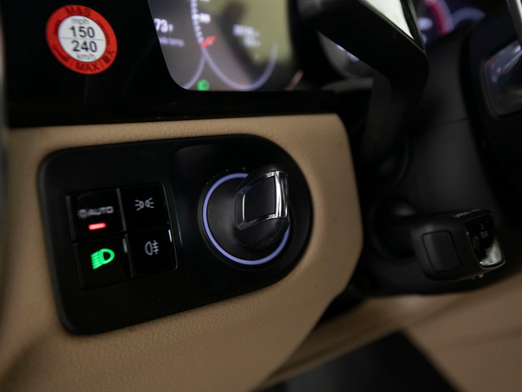 Certified 2020 Porsche Cayenne AWD/4WD image 23