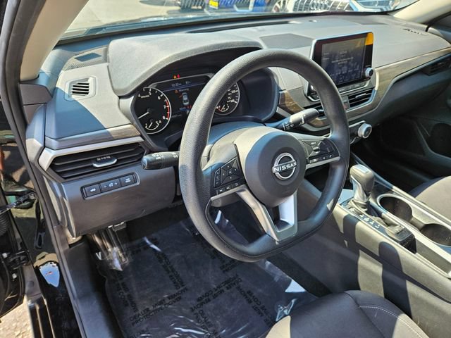 Used 2024 Nissan Altima 2.5 SV FWD image 24