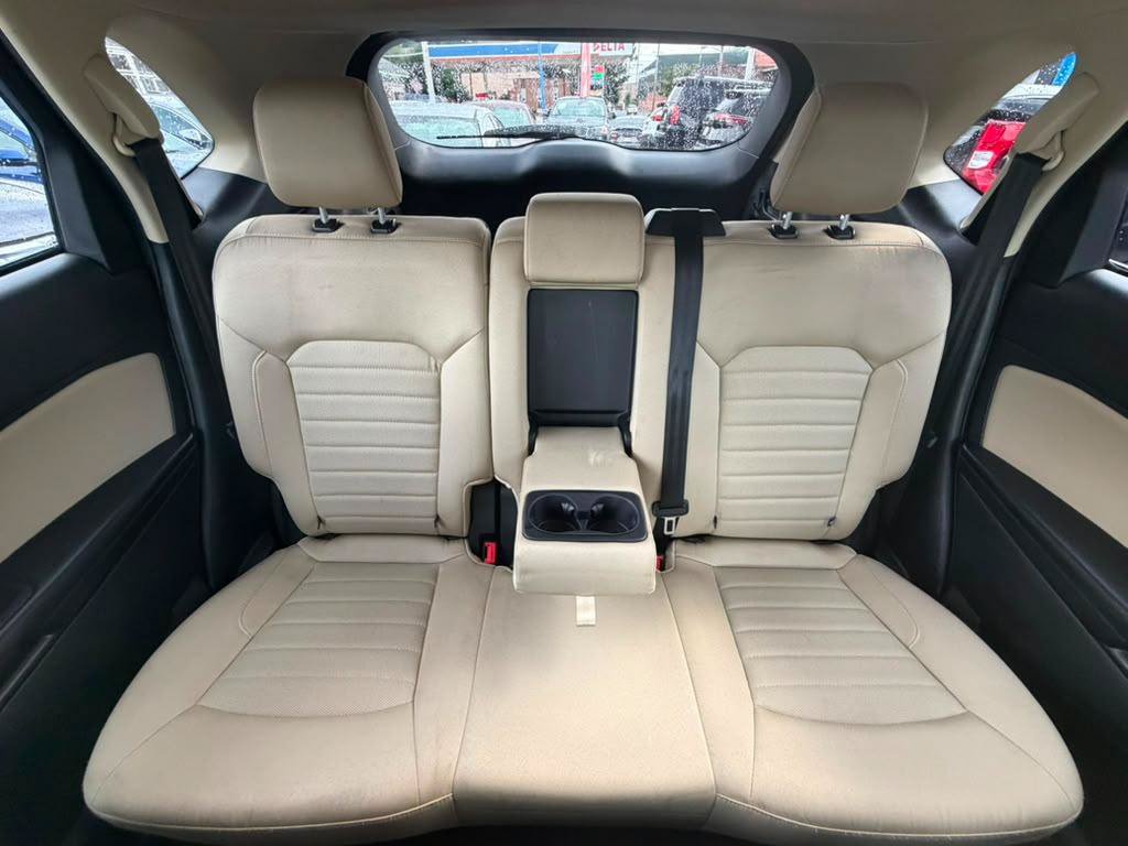 Used 2018 Ford Edge SE AWD/4WD image 24
