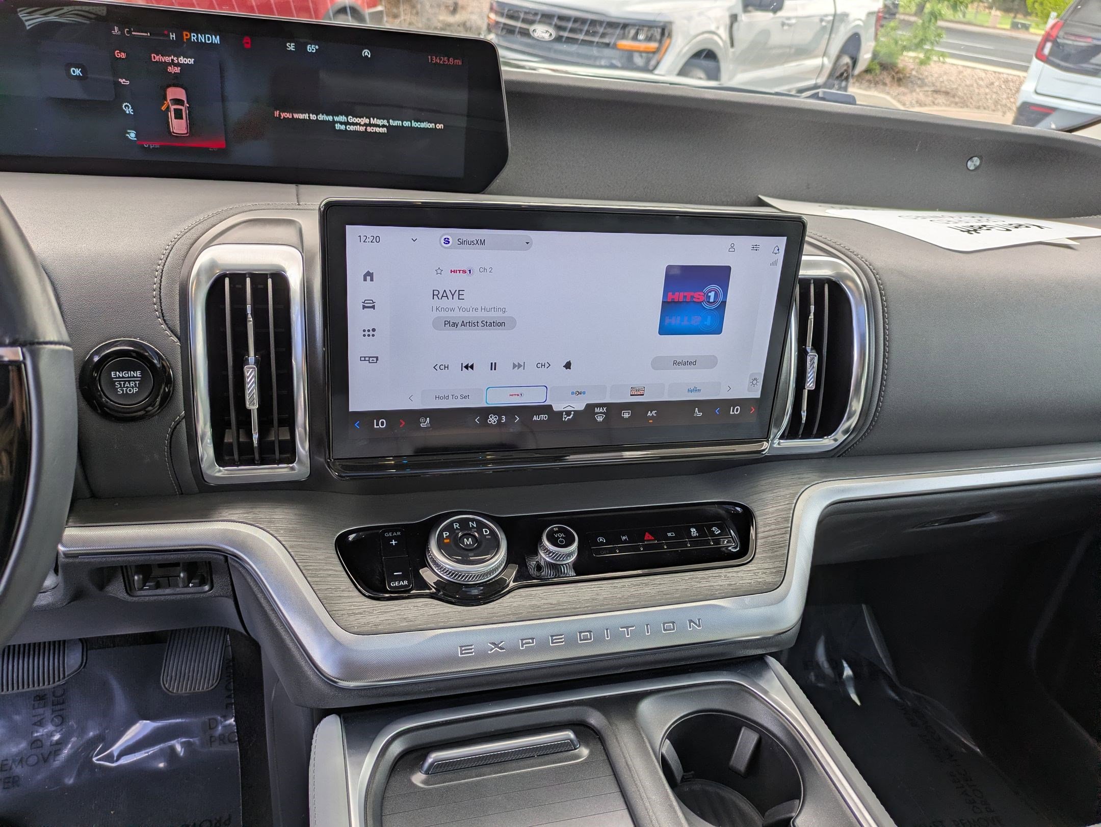 Used 2025 Ford Expedition Platinum image 27