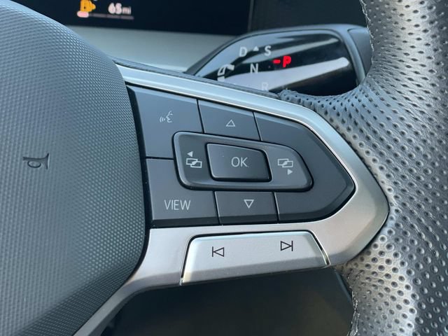Certified 2026 Volkswagen Tiguan SE R-Line FWD image 9