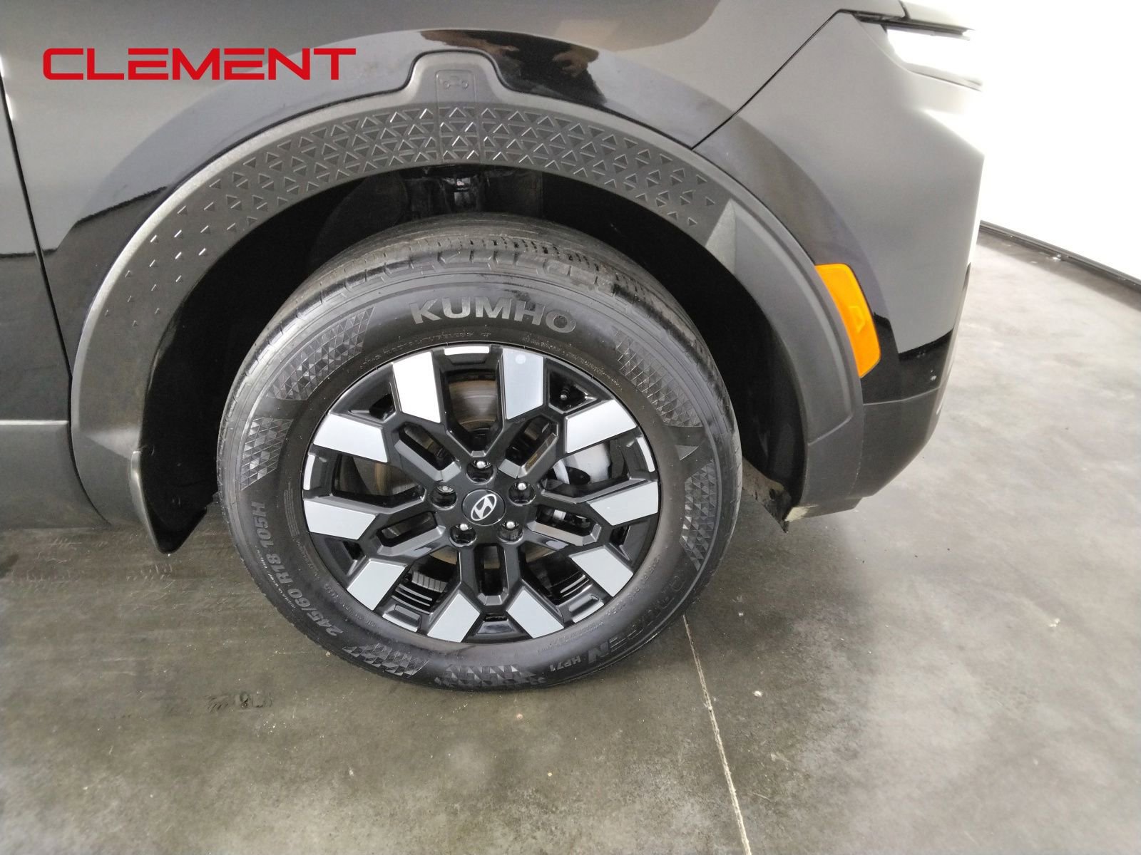 Used 2025 Hyundai Santa Cruz SE FWD image 34