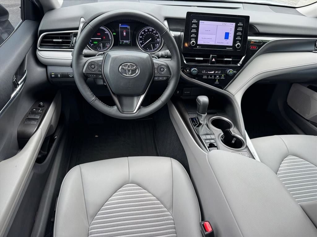 Used 2024 Toyota Camry SE w/ Cold Weather Package FWD image 15