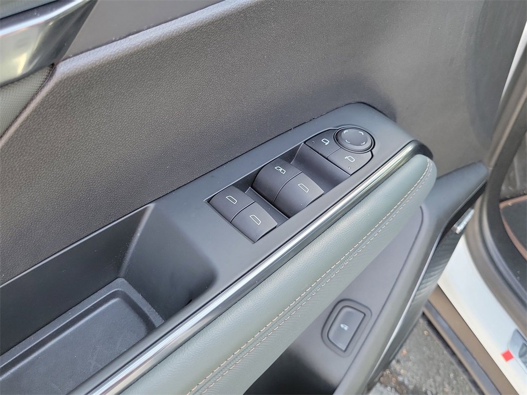 Used 2025 GMC Acadia AT4 image 22