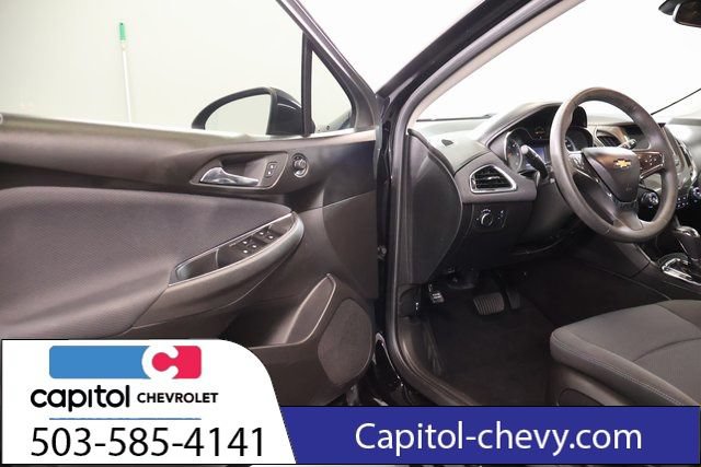 Used 2018 Chevrolet Cruze LT FWD image 10