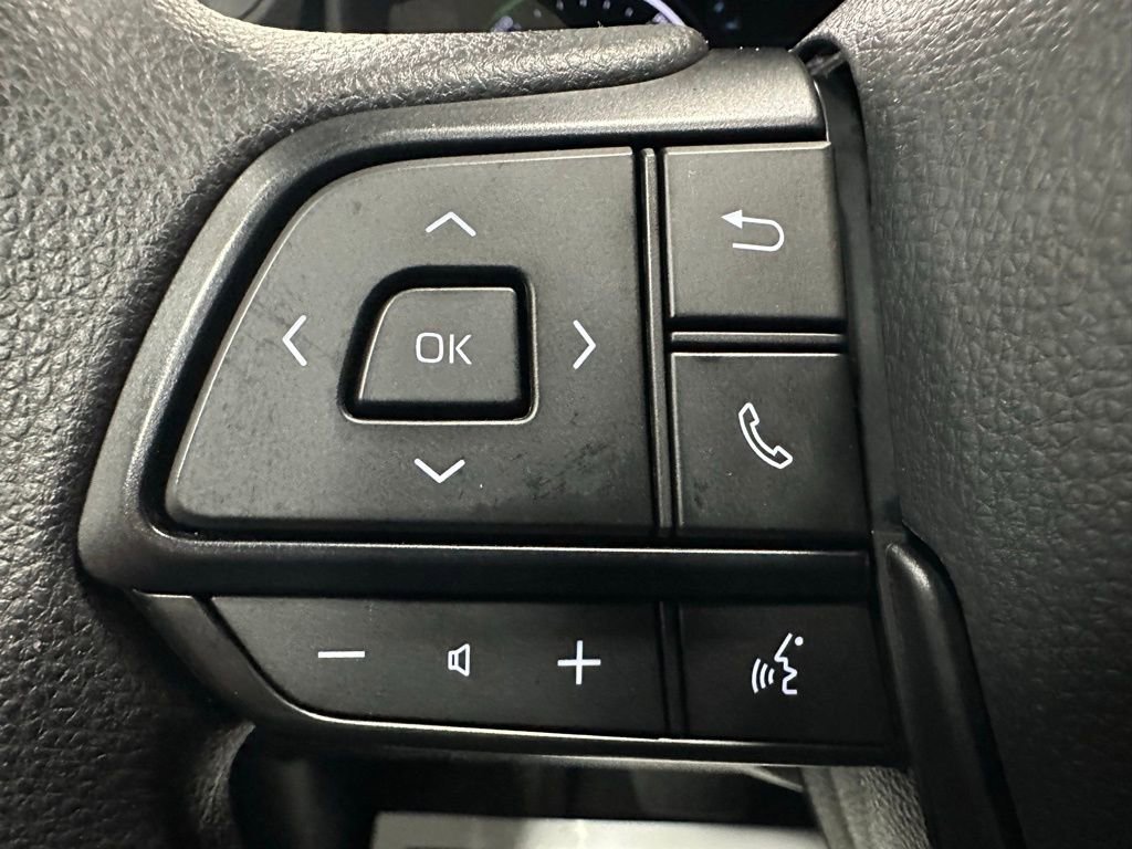 Used 2025 Toyota Sienna LE image 16