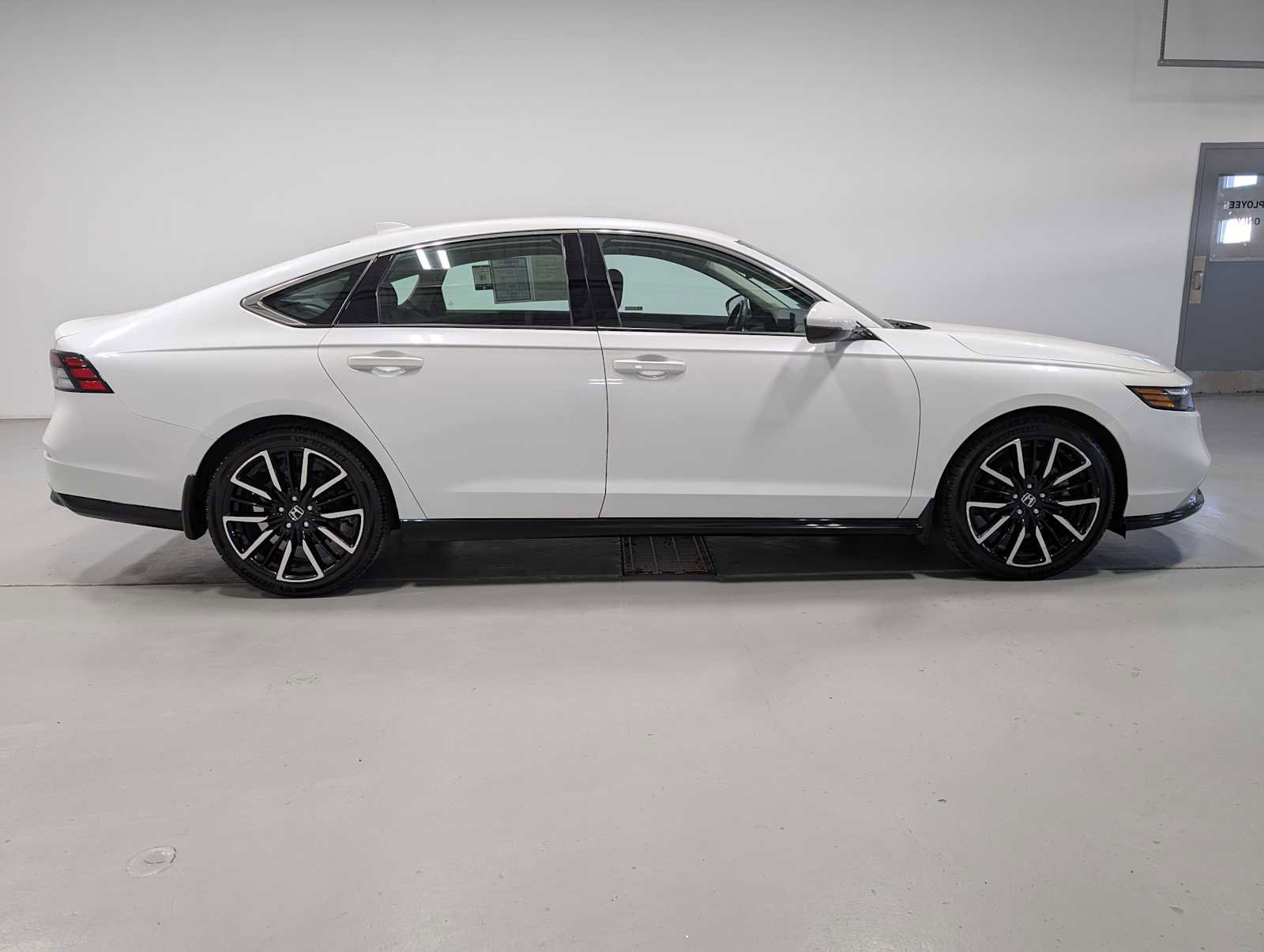 Used 2023 Honda Accord Touring image 7
