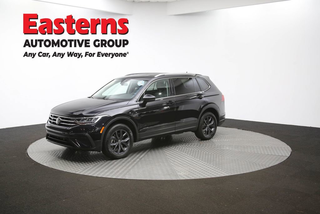 Used 2023 Volkswagen Tiguan SE image 55