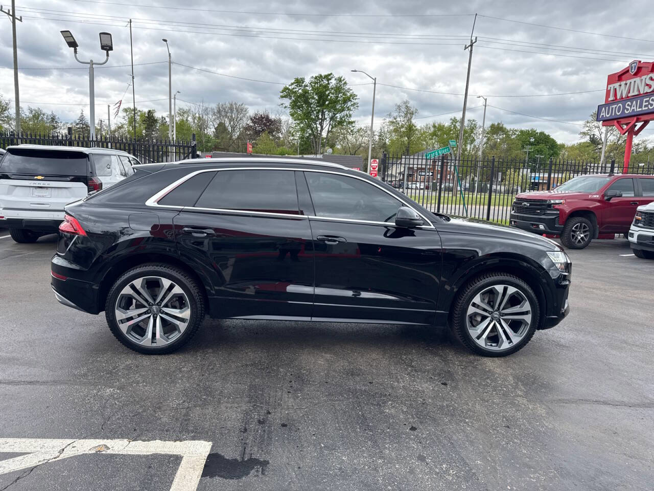 Used 2019 Audi Q8 Prestige w/ Towing Package AWD/4WD image 4