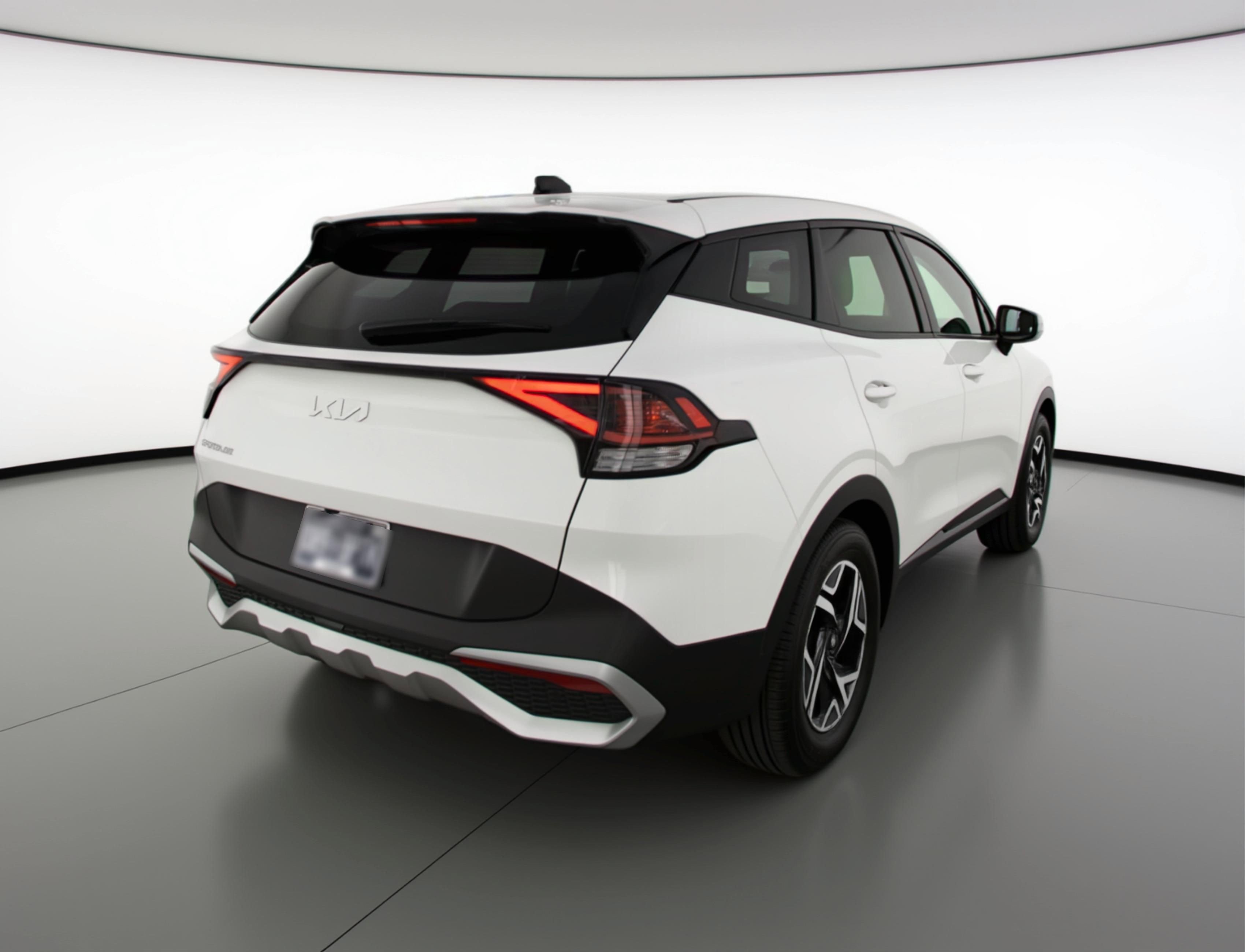 Used 2025 Kia Sportage LX image 9