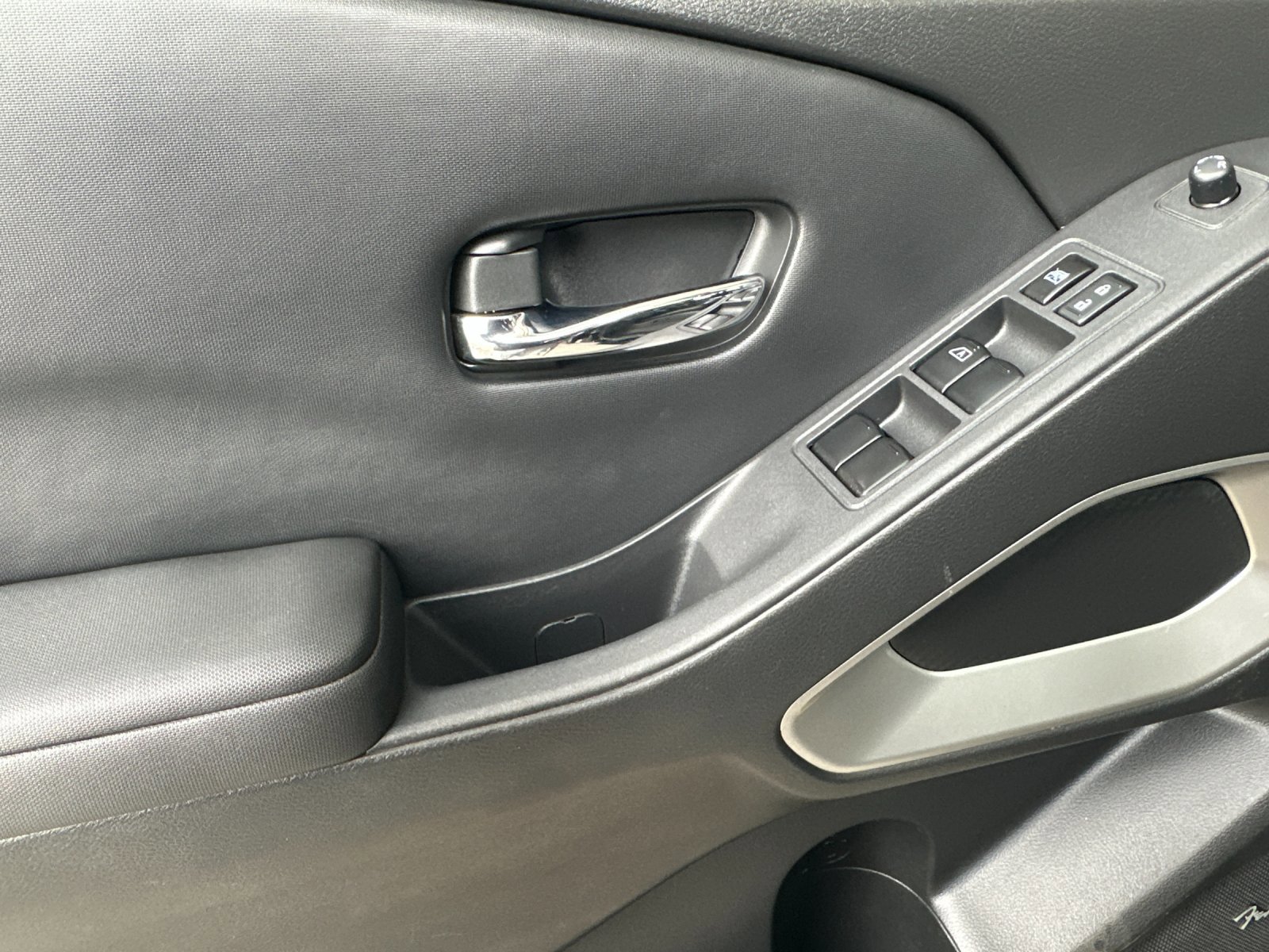 Used 2022 Nissan Frontier SV w/ SV Premium Package image 11