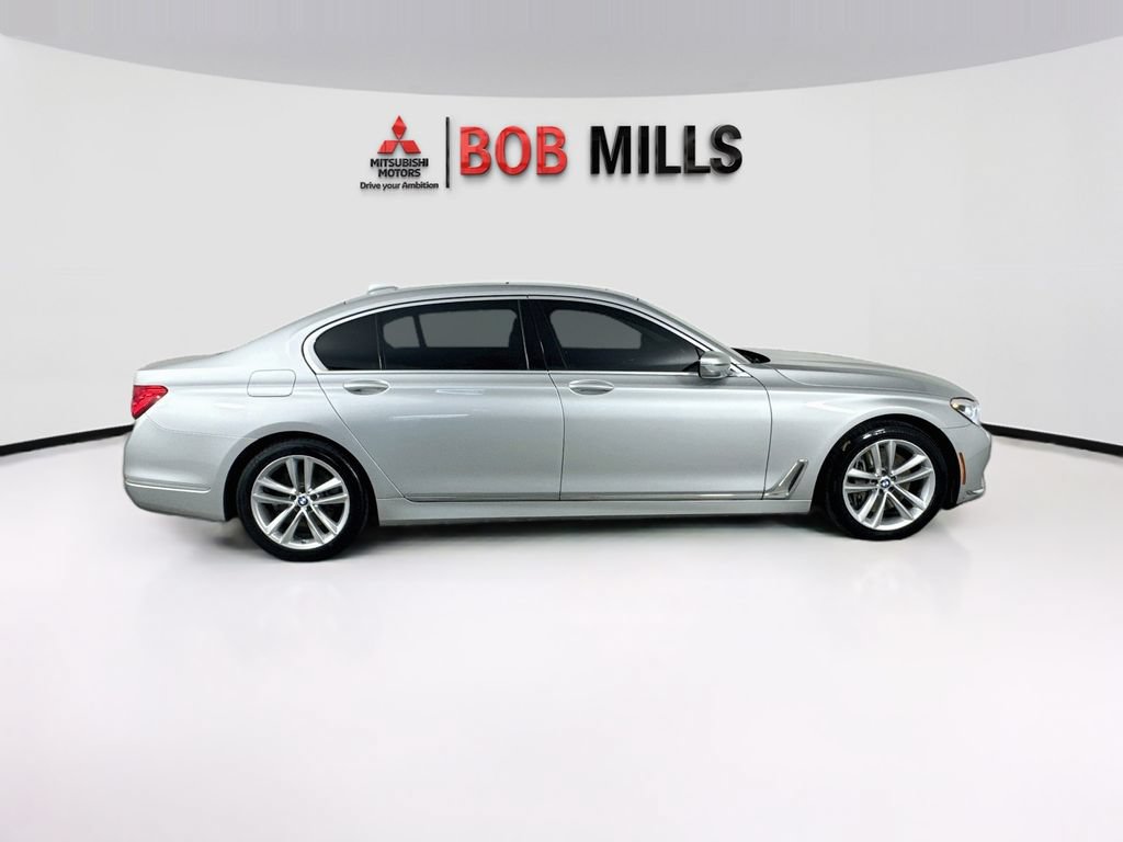 Used 2018 BMW 750i xDrive AWD/4WD image 8