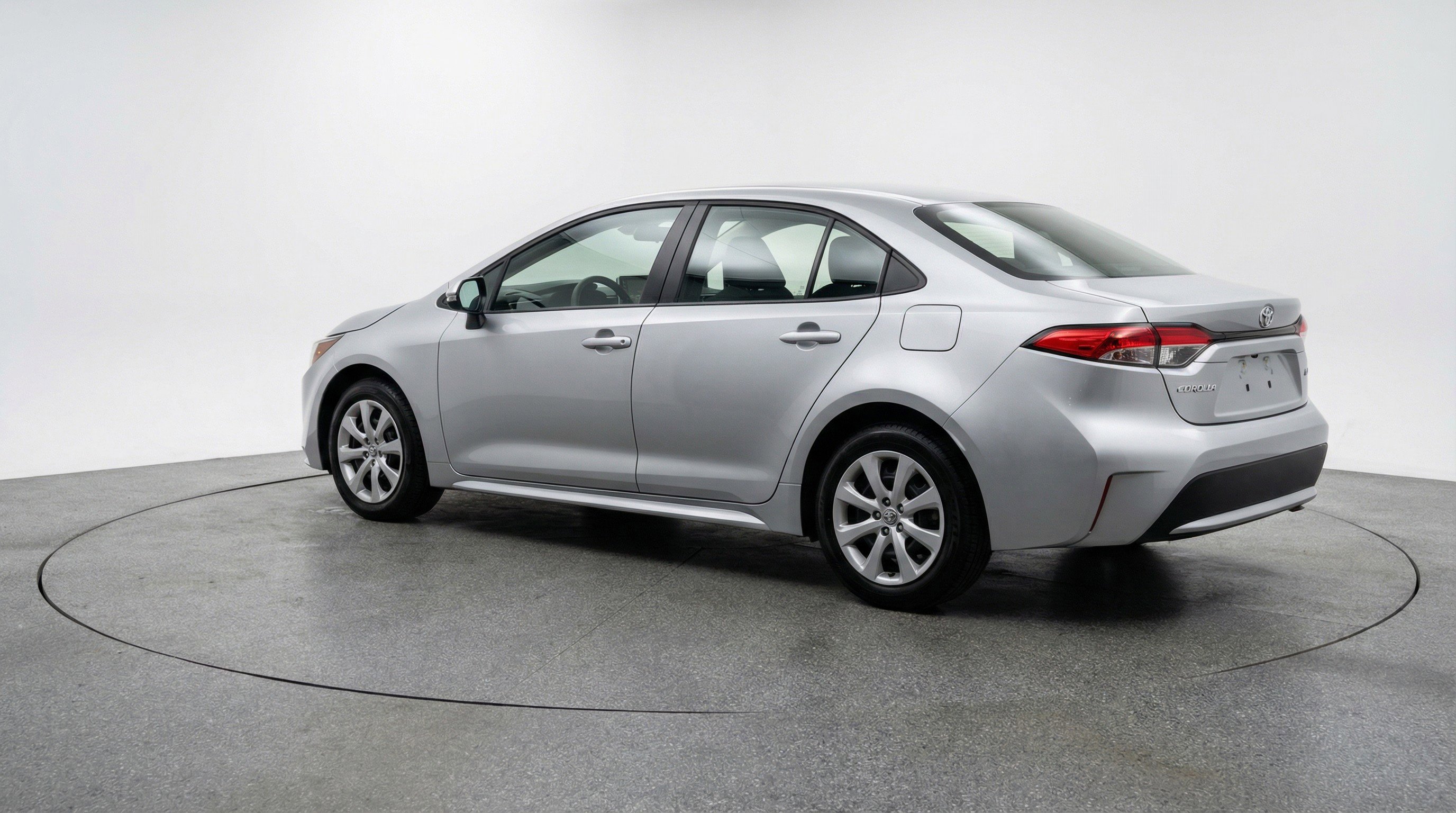 Used 2025 Toyota Corolla LE image 6