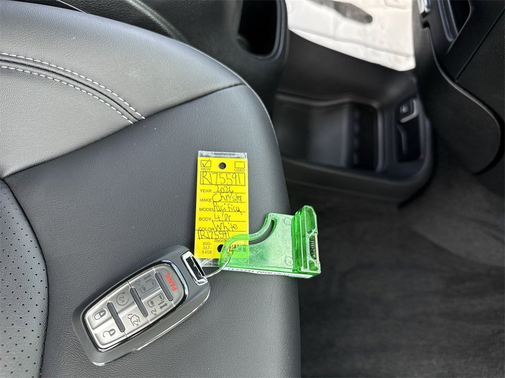 New 2026 Chrysler Pacifica Select image 31