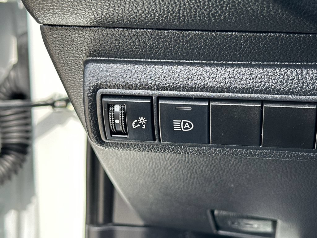 Used 2020 Toyota Corolla SE FWD image 19