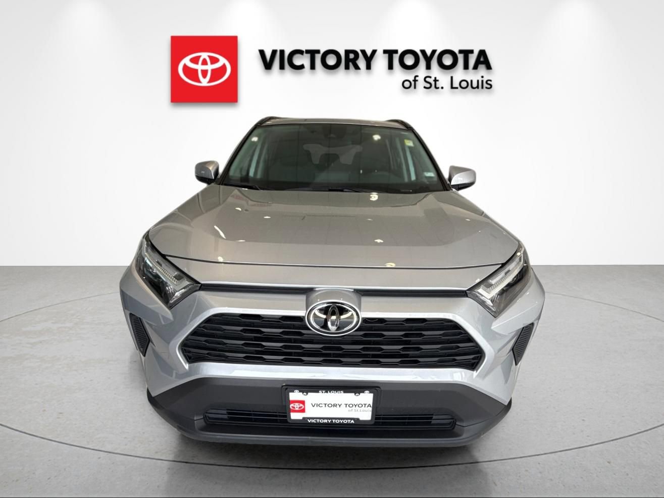 Used 2025 Toyota RAV4 XLE AWD/4WD image 8
