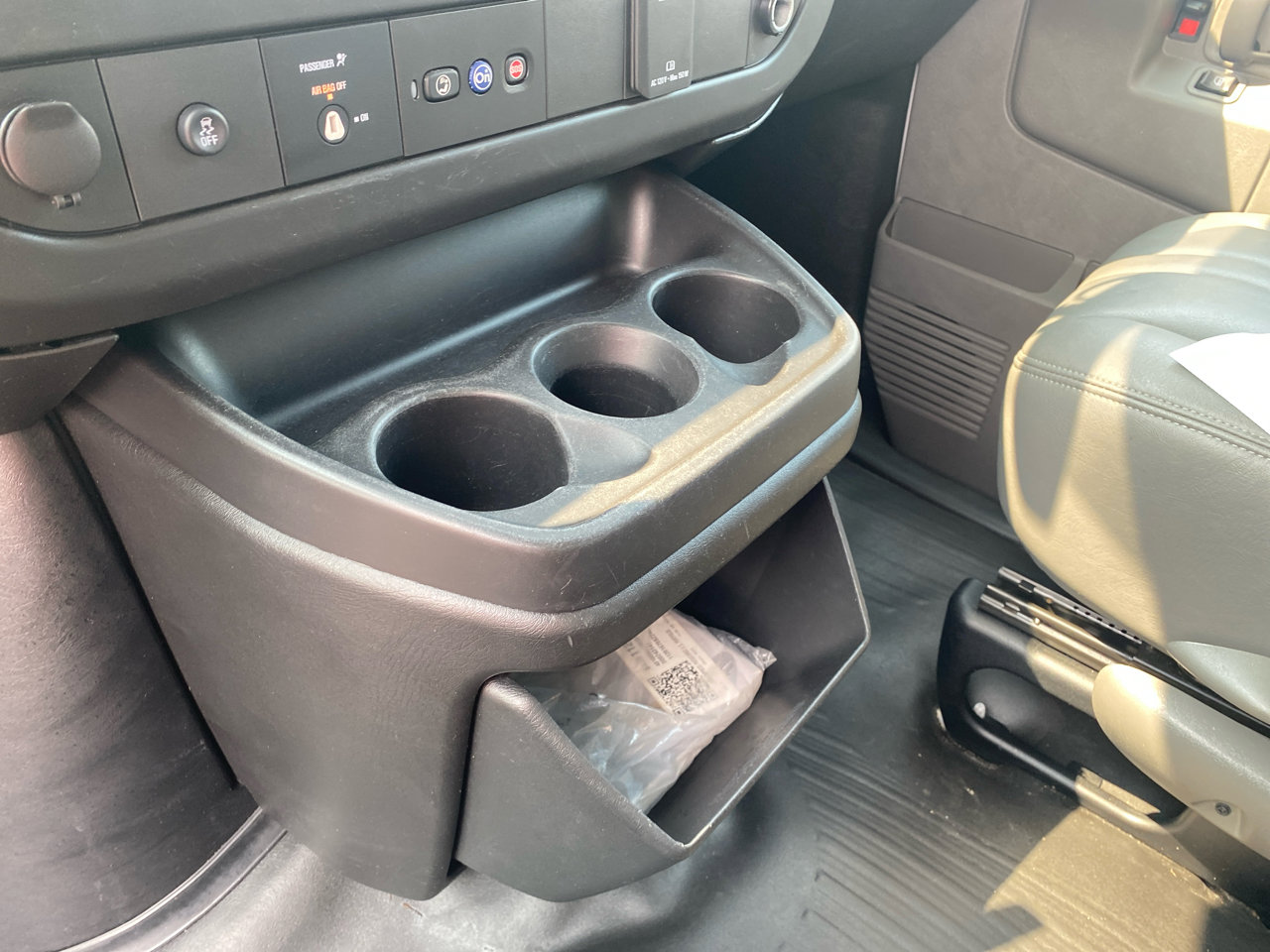 Used 2020 Chevrolet Express 2500 w/ Driver Convenience Package RWD image 28