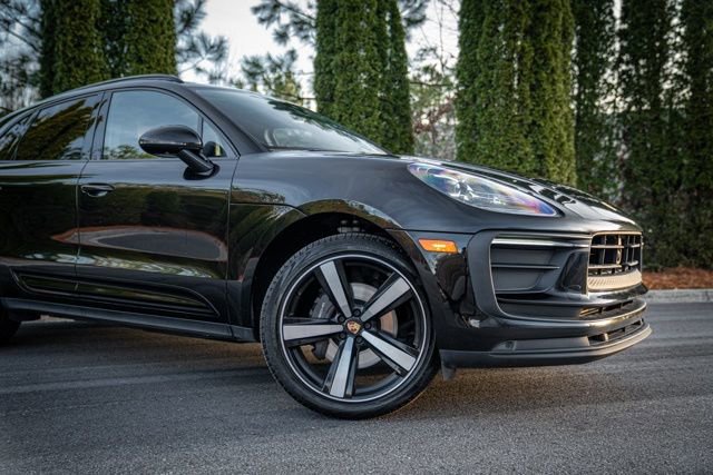 Used 2023 Porsche Macan Turbo image 7