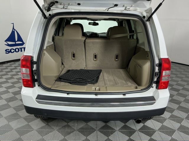 Used 2015 Jeep Patriot Limited w/ Sun/Sound Group image 23