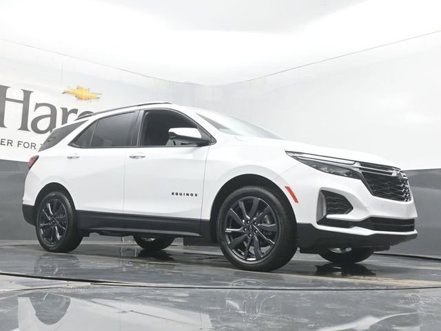 Used 2022 Chevrolet Equinox RS w/ LPO, Floor Liner Package image 2
