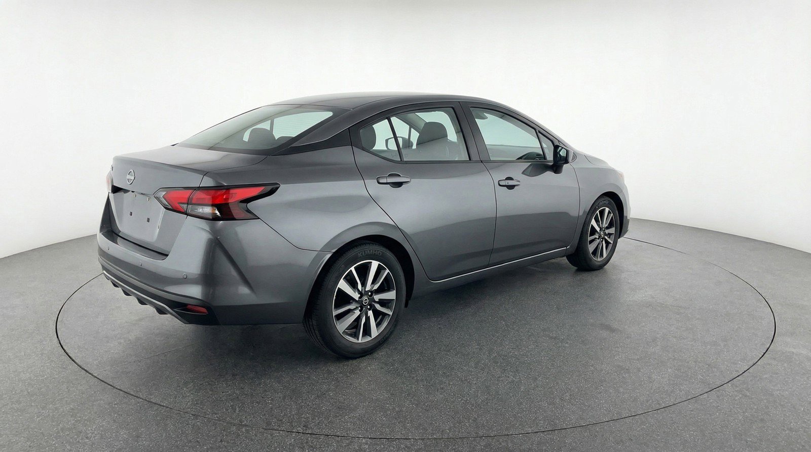 Used 2025 Nissan Versa SV image 9