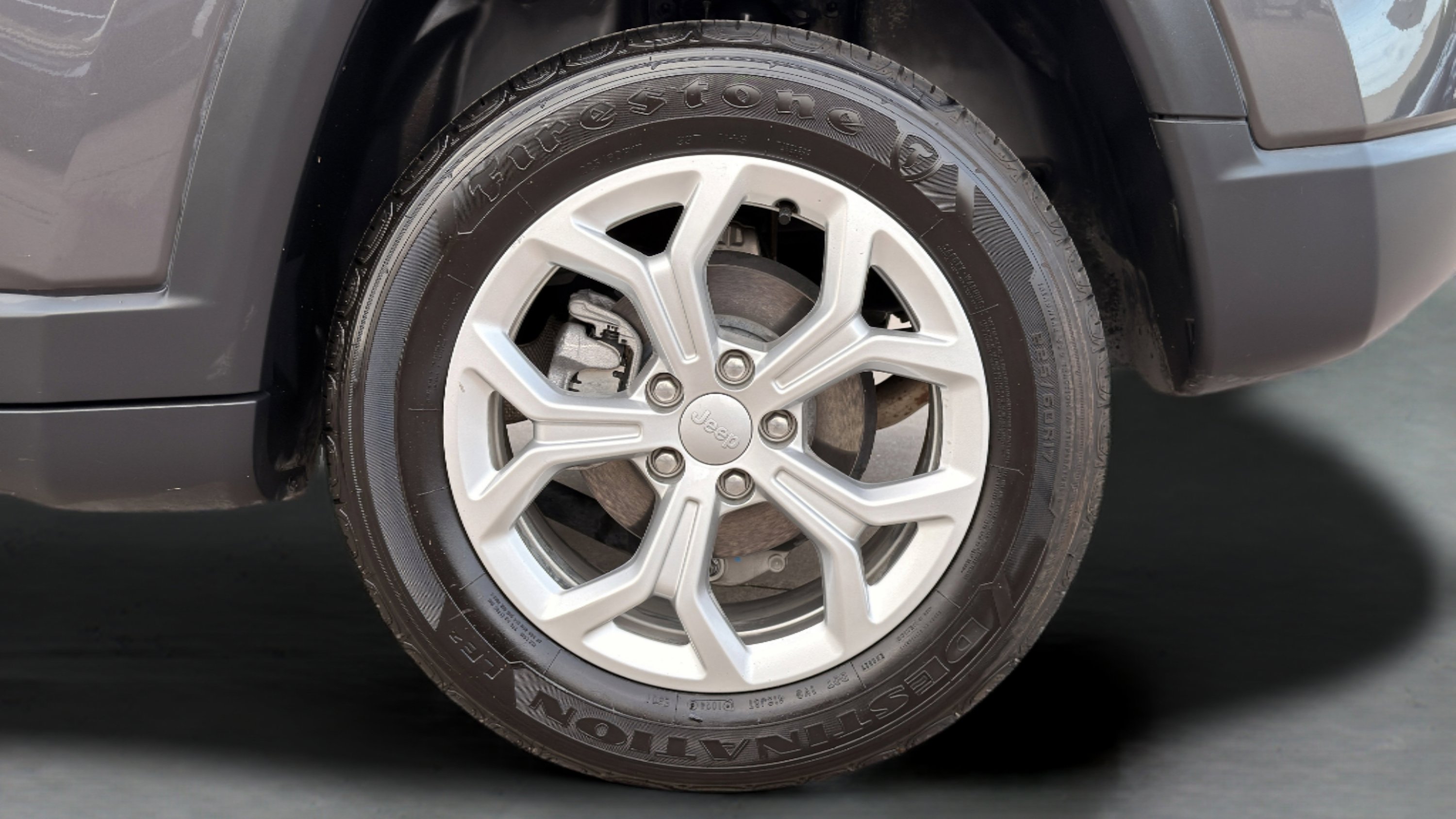 Used 2024 Jeep Compass Latitude image 11