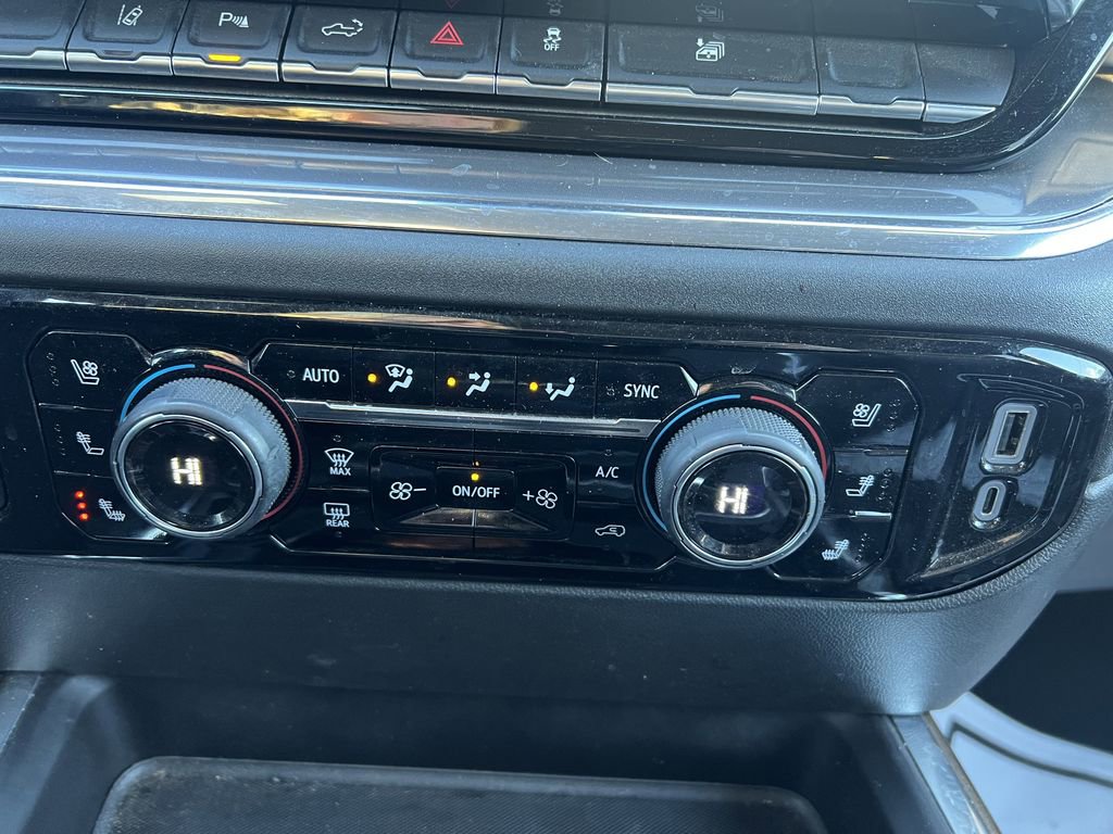 Certified 2024 Chevrolet Silverado 3500 High Country w/ Technology Package image 26