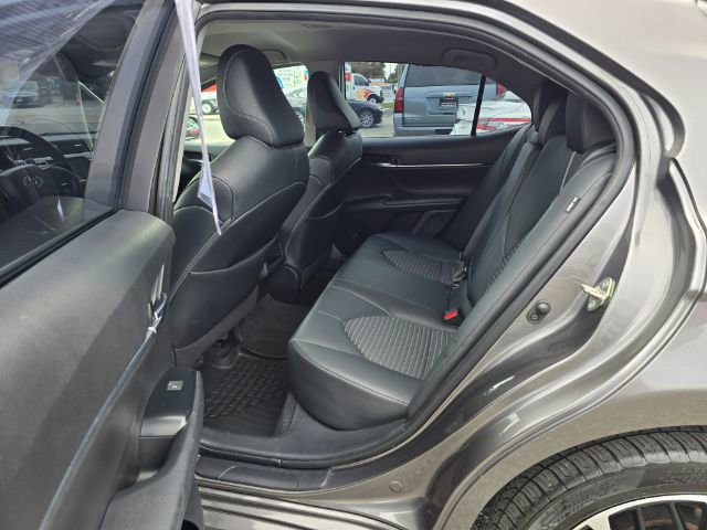 Used 2020 Toyota Camry SE image 10