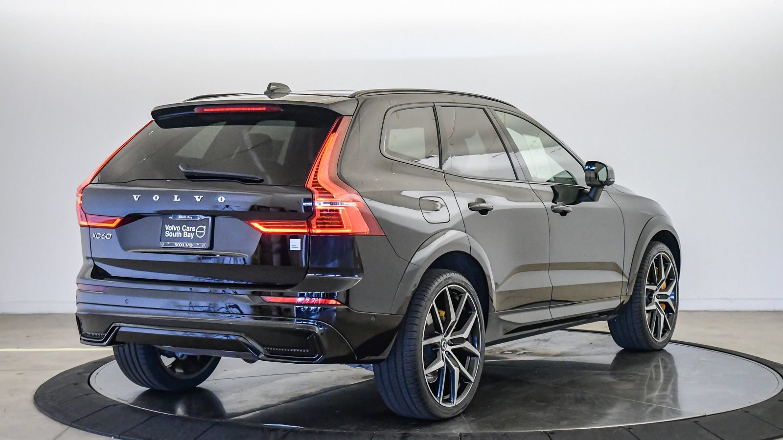 Certified 2024 Volvo XC60 T8 Polestar AWD/4WD image 5