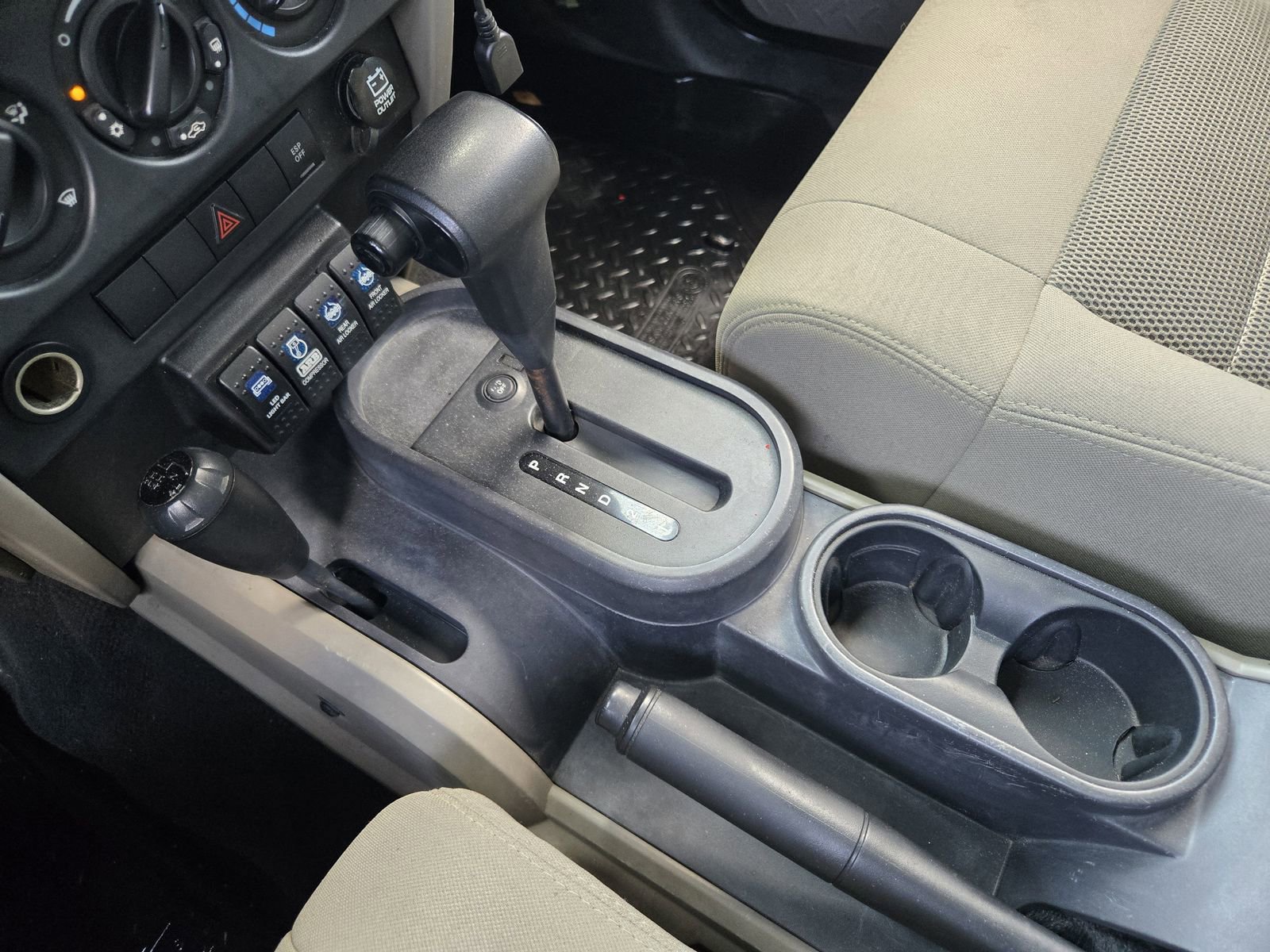 Used 2008 Jeep Wrangler Unlimited Sahara w/ Trailer Tow Group AWD/4WD image 18