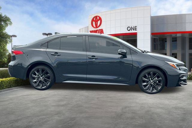 Certified 2025 Toyota Corolla SE FWD image 3
