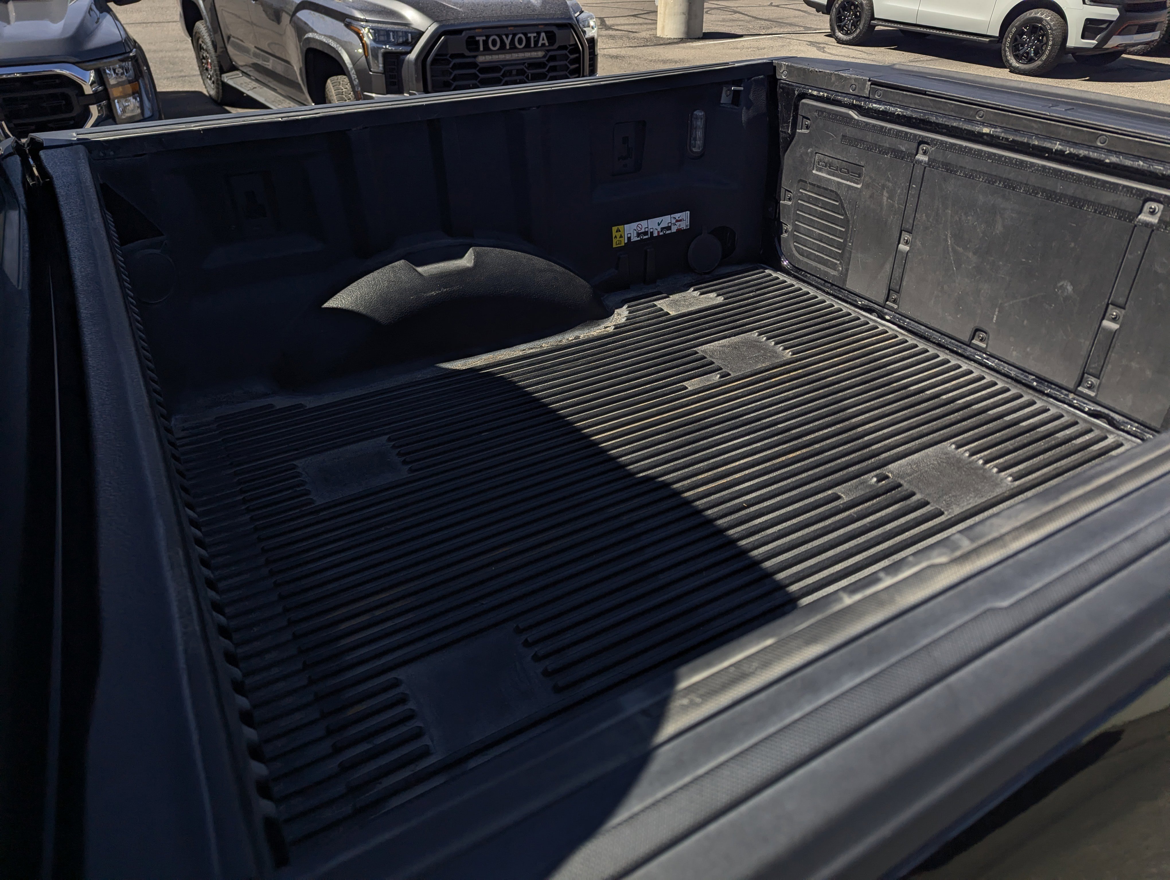 Certified 2022 Ford F150 Platinum w/ Equipment Group 701A High AWD/4WD image 8