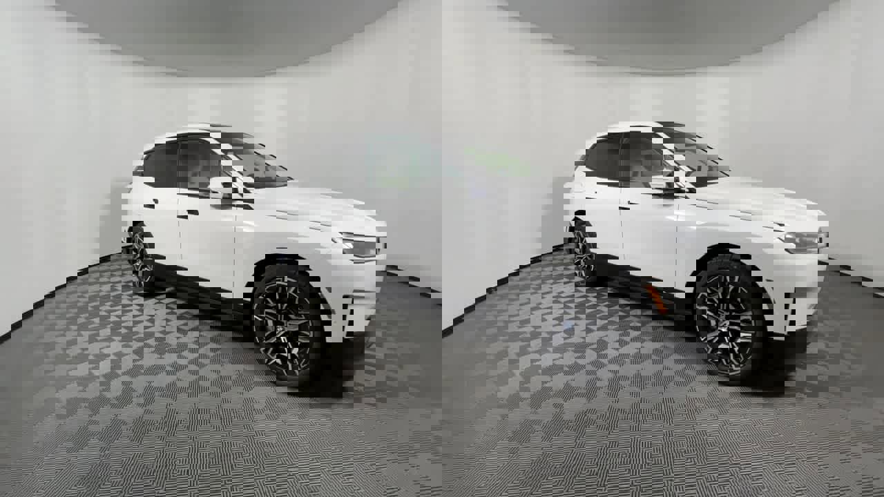 New 2022 BMW iX xDrive50 w/ Convenience Package image 3