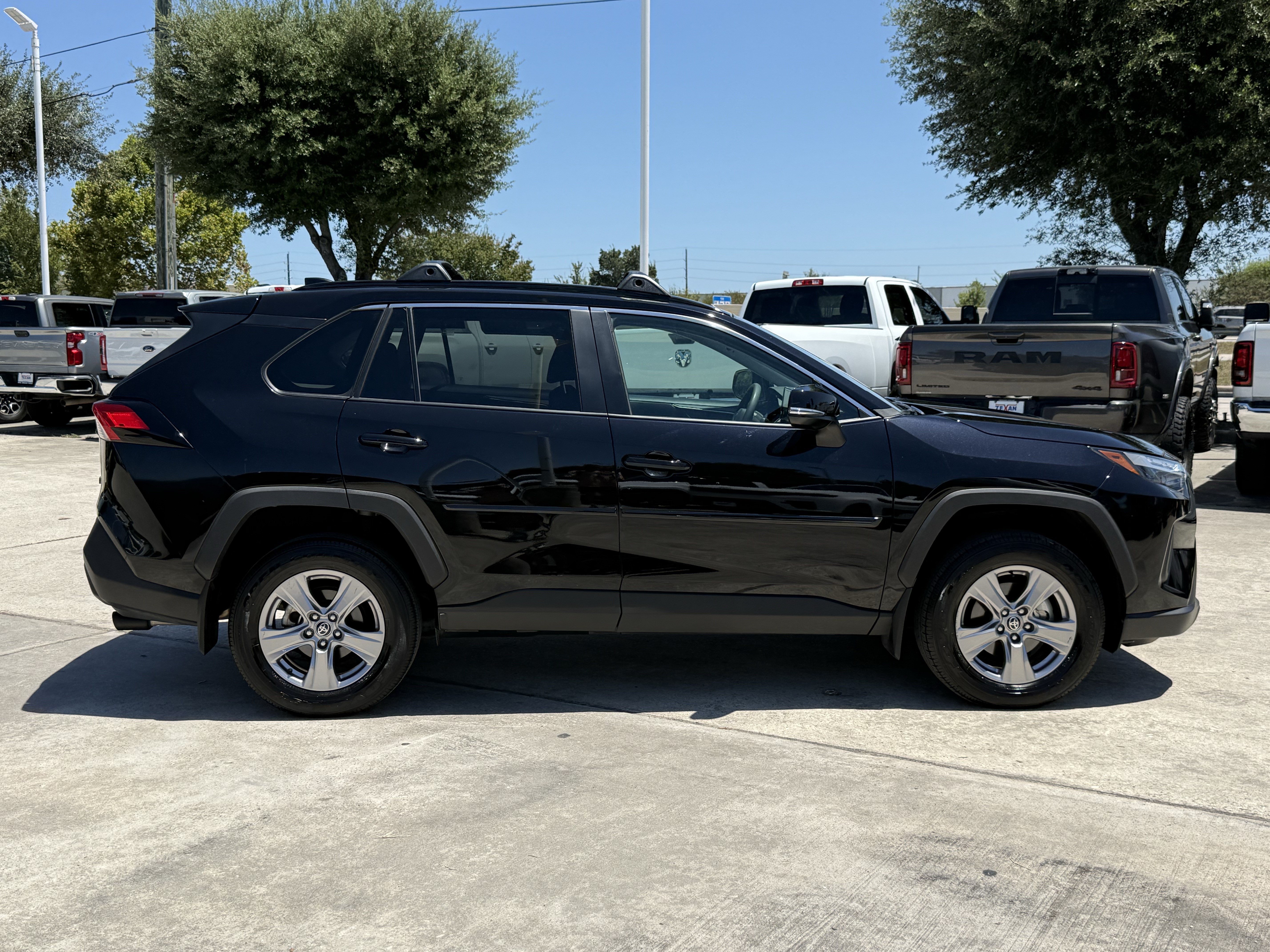 Used 2025 Toyota RAV4 XLE FWD image 3