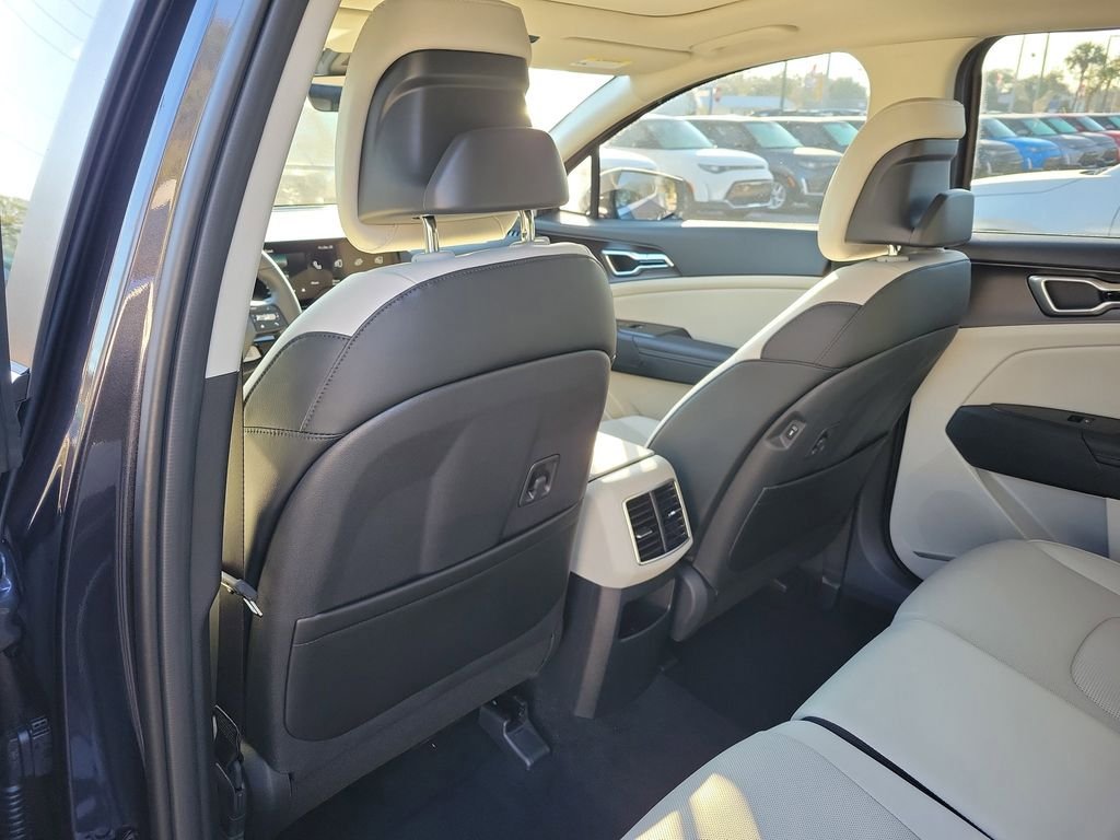 New 2026 Kia Sportage EX w/ EX Panorama Roof Package FWD image 17