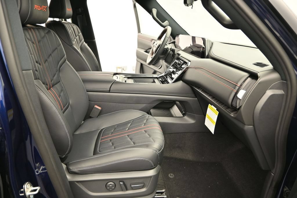 New 2026 Nissan Armada PRO-4X AWD/4WD image 7