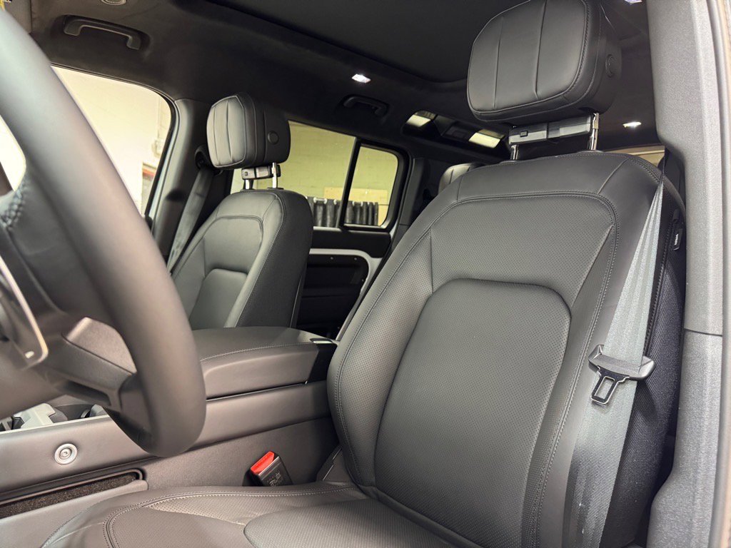 New 2025 Land Rover Defender 110 V8 image 23
