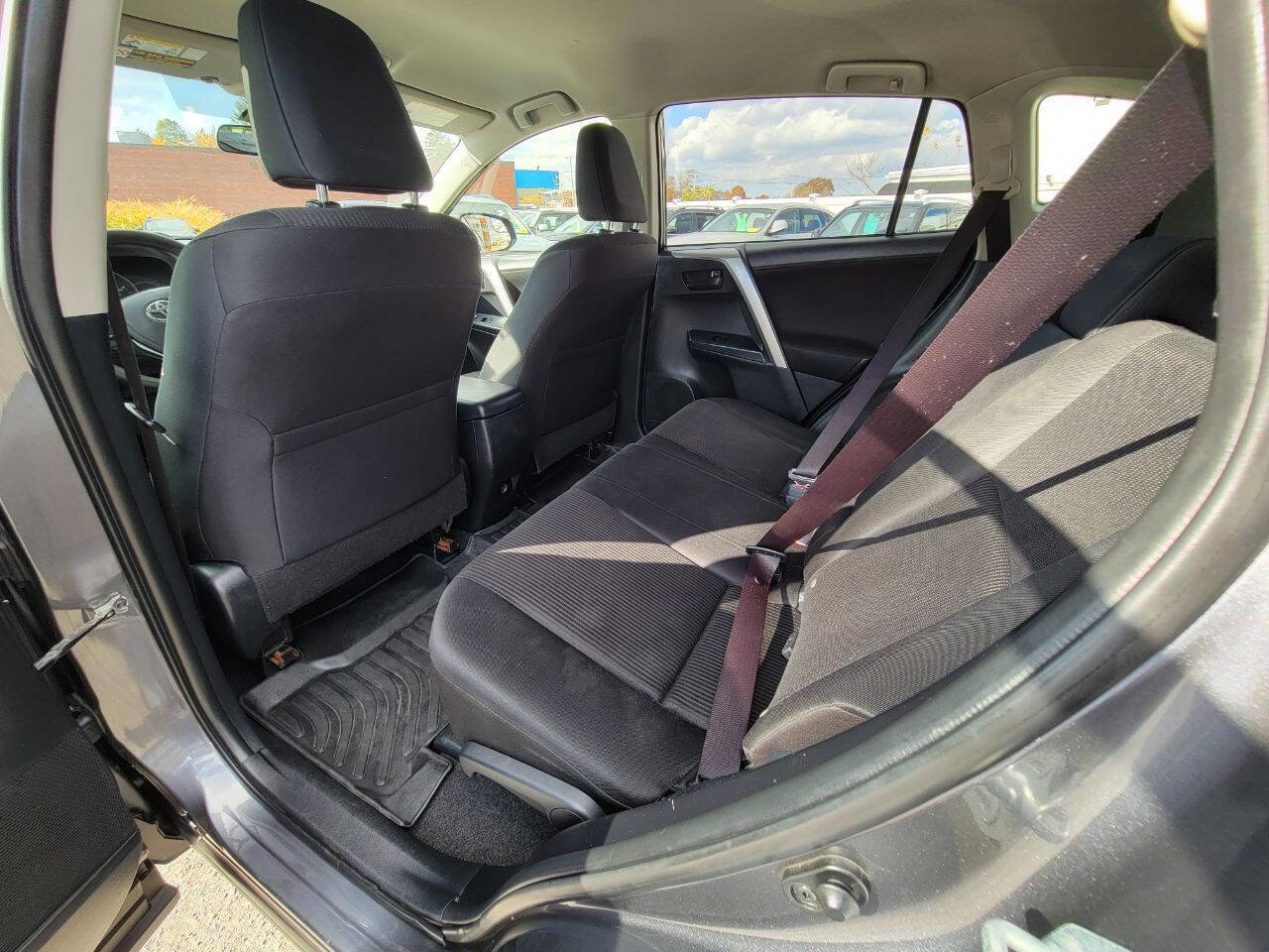 Used 2016 Toyota RAV4 LE AWD/4WD image 23