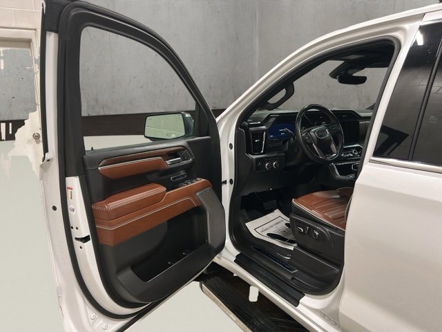 Used 2024 GMC Sierra 1500 Denali Ultimate image 9